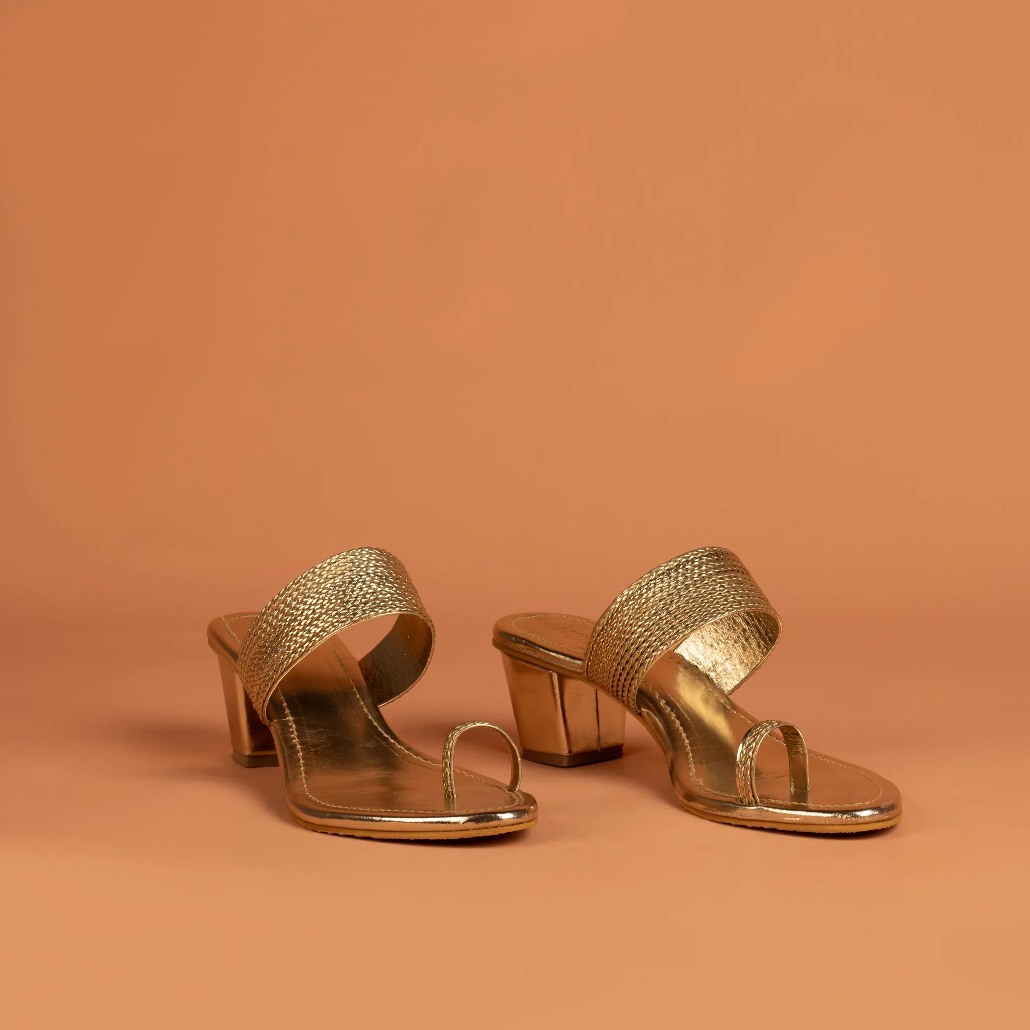 Amari Textured Kolhapuri Heels