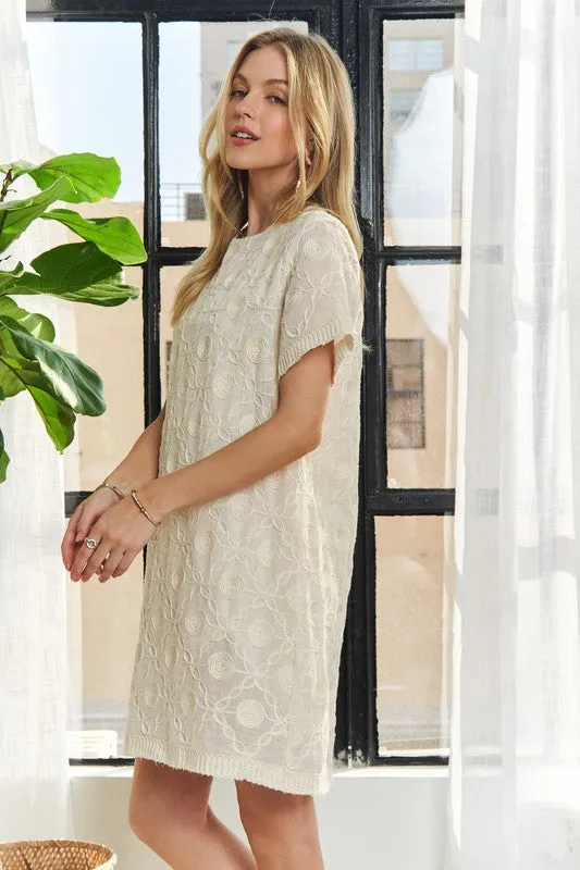 Beige Applique Round Neck Short Sleeve Shift Dress
