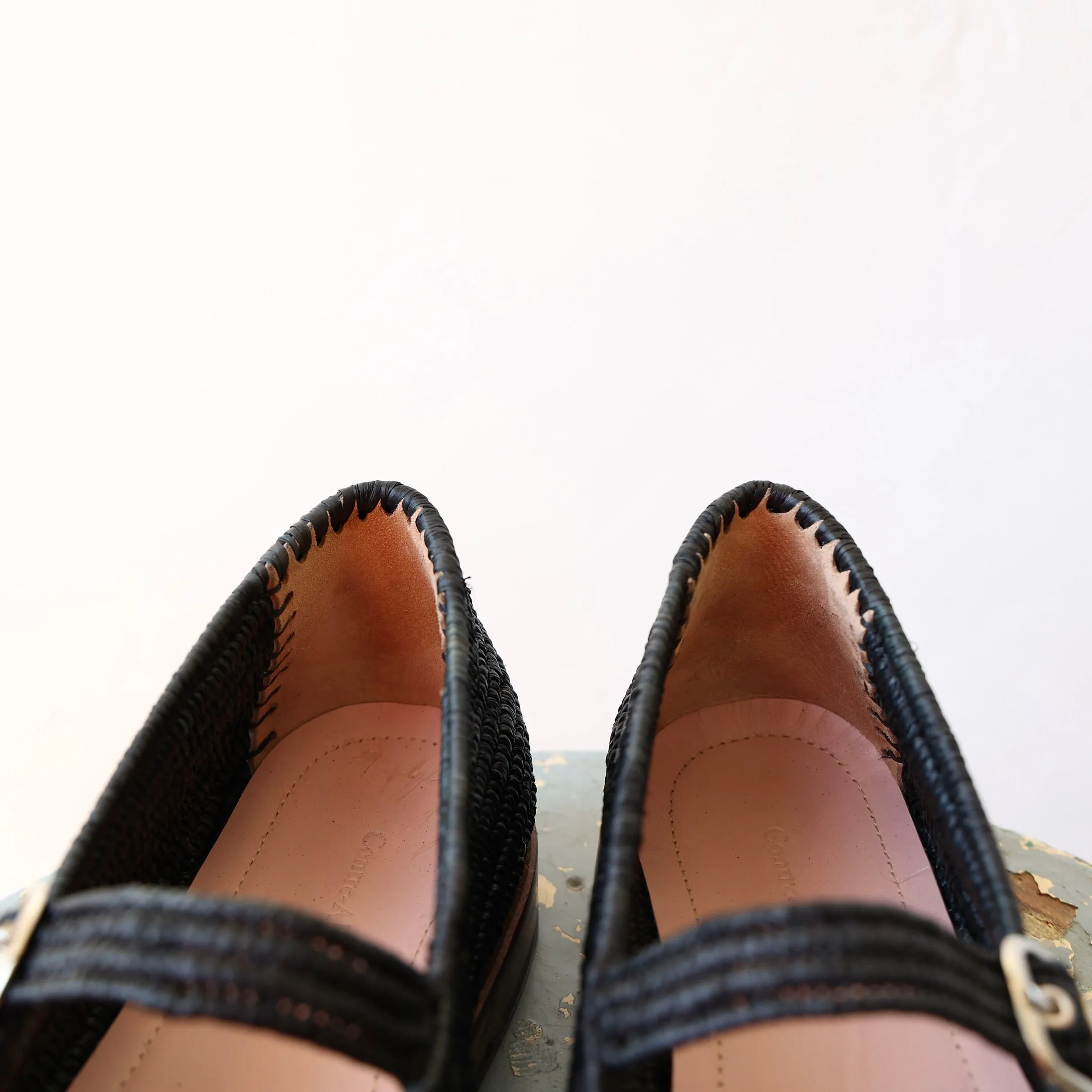 Contre-Allée Raffia Mary Janes - Black