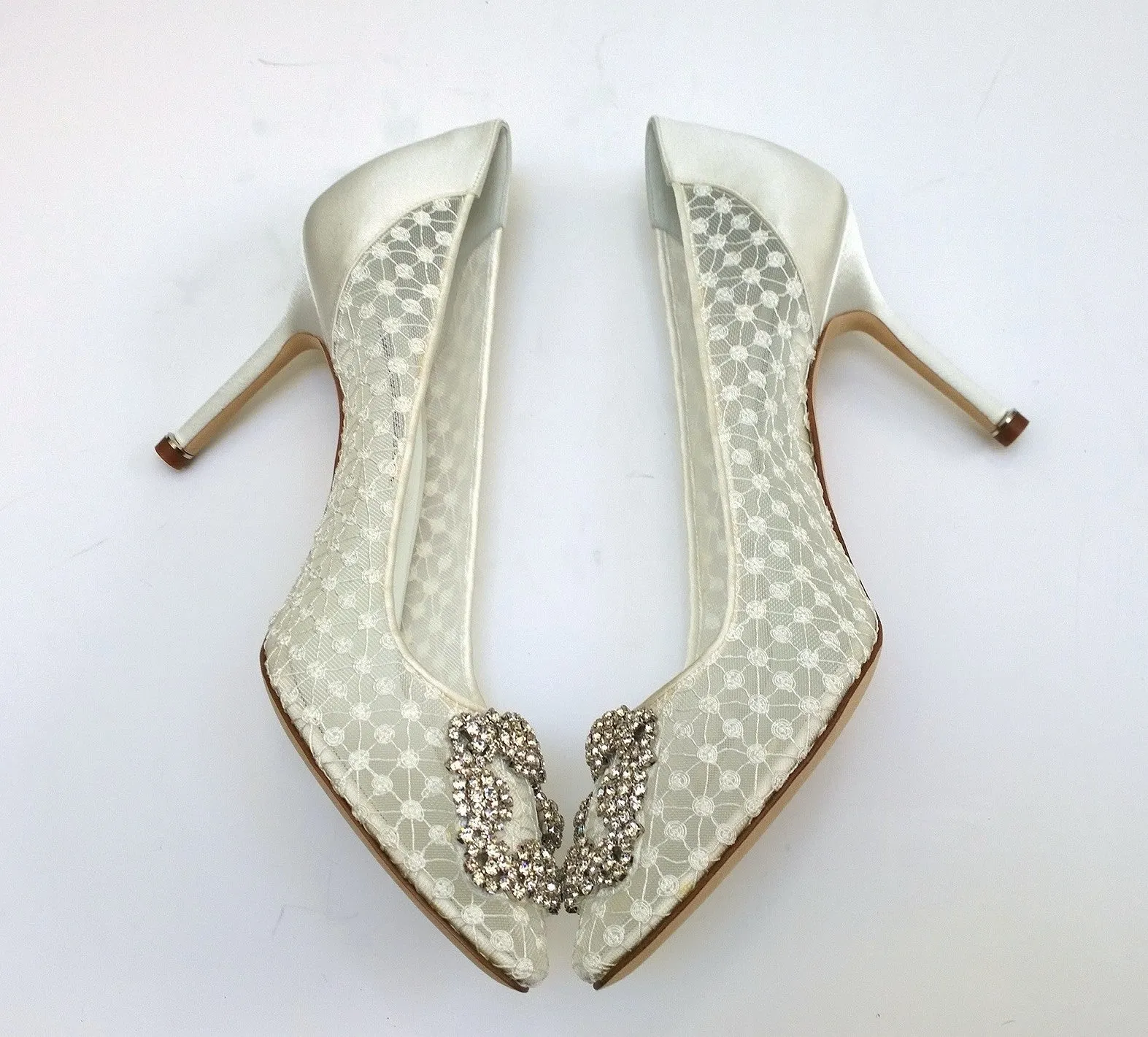Manolo Blahnik Hangisi Lace 90 in Cream Lace Heels