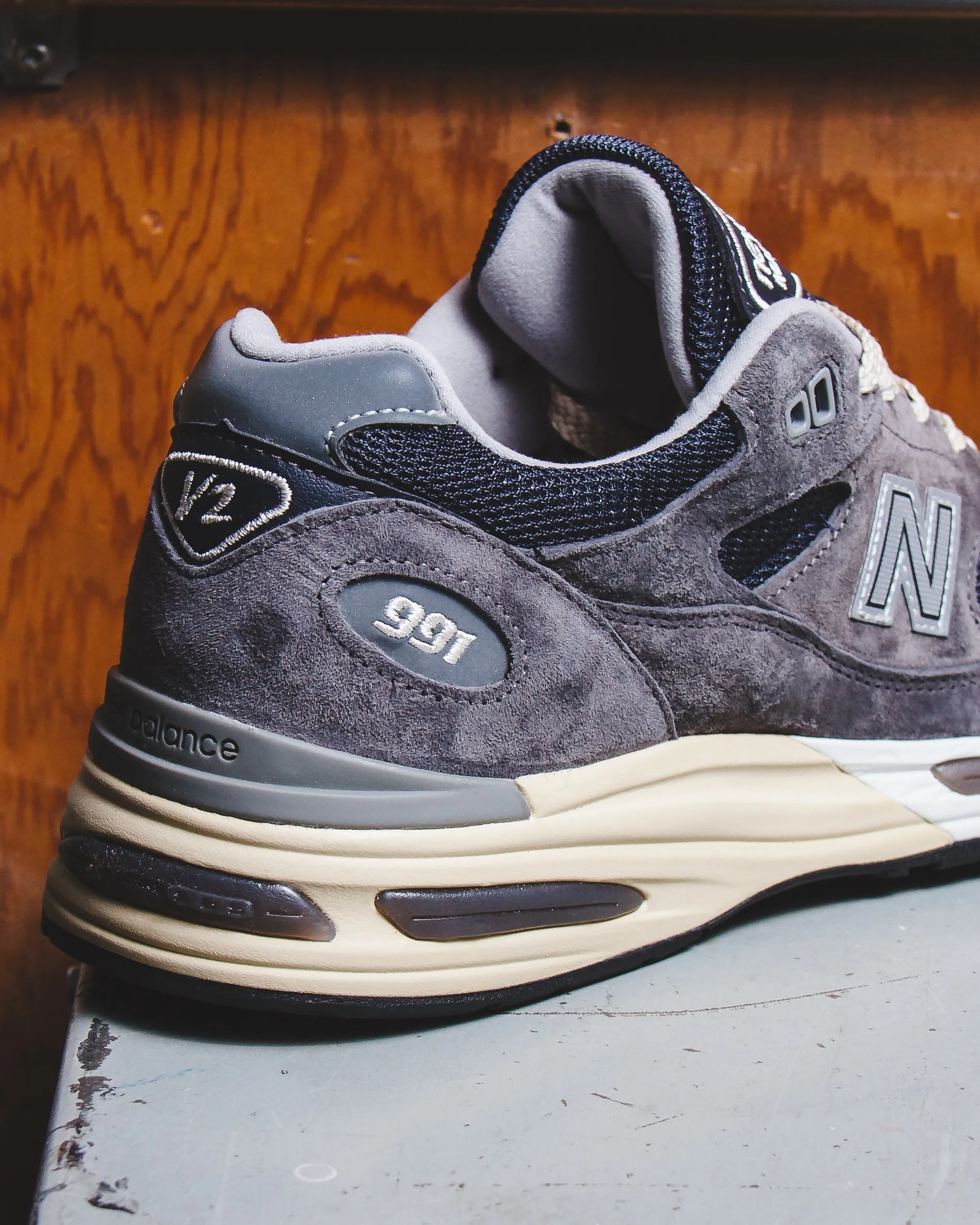 New Balance Unisex MADE in UK 991v2 Dark Gull Gray U991GG2