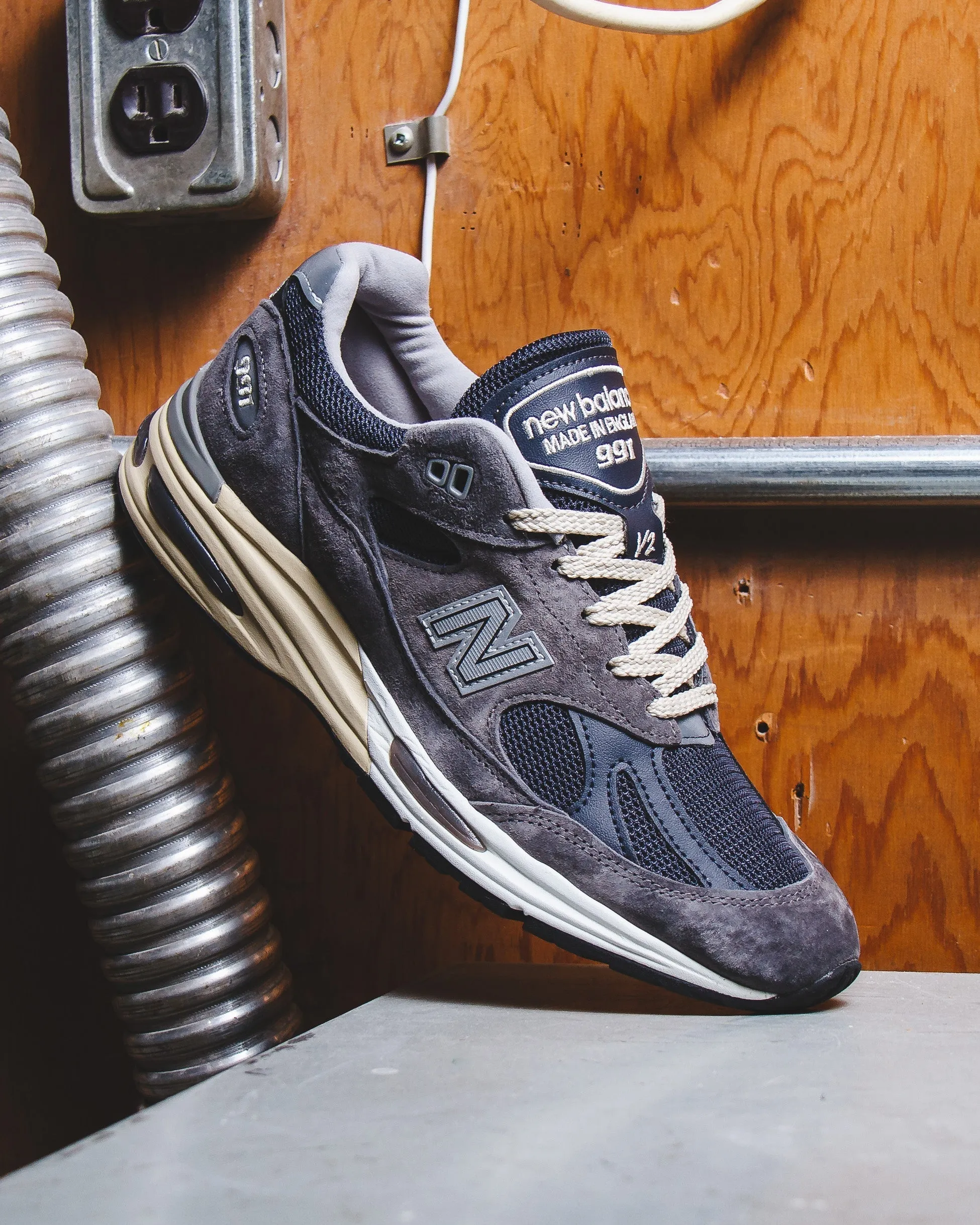 New Balance Unisex MADE in UK 991v2 Dark Gull Gray U991GG2