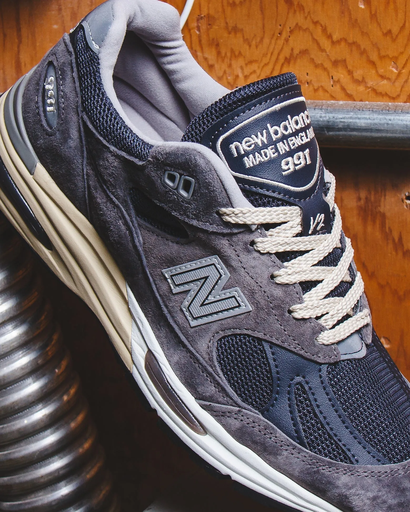 New Balance Unisex MADE in UK 991v2 Dark Gull Gray U991GG2