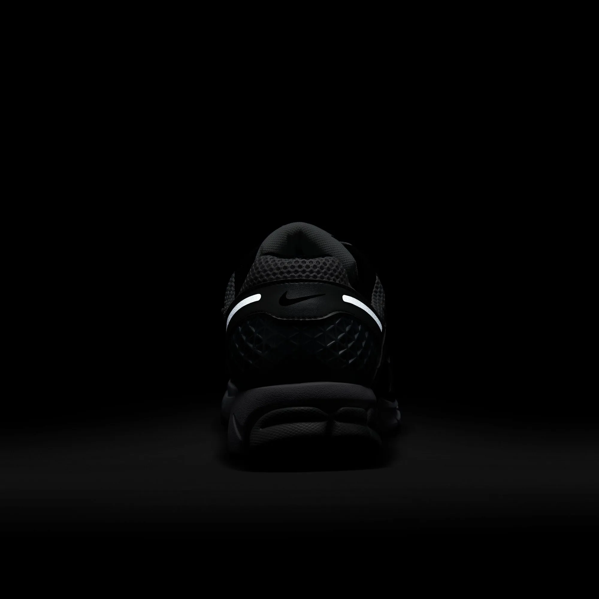 Nike Zoom Vomero 5 Men's Shoes
