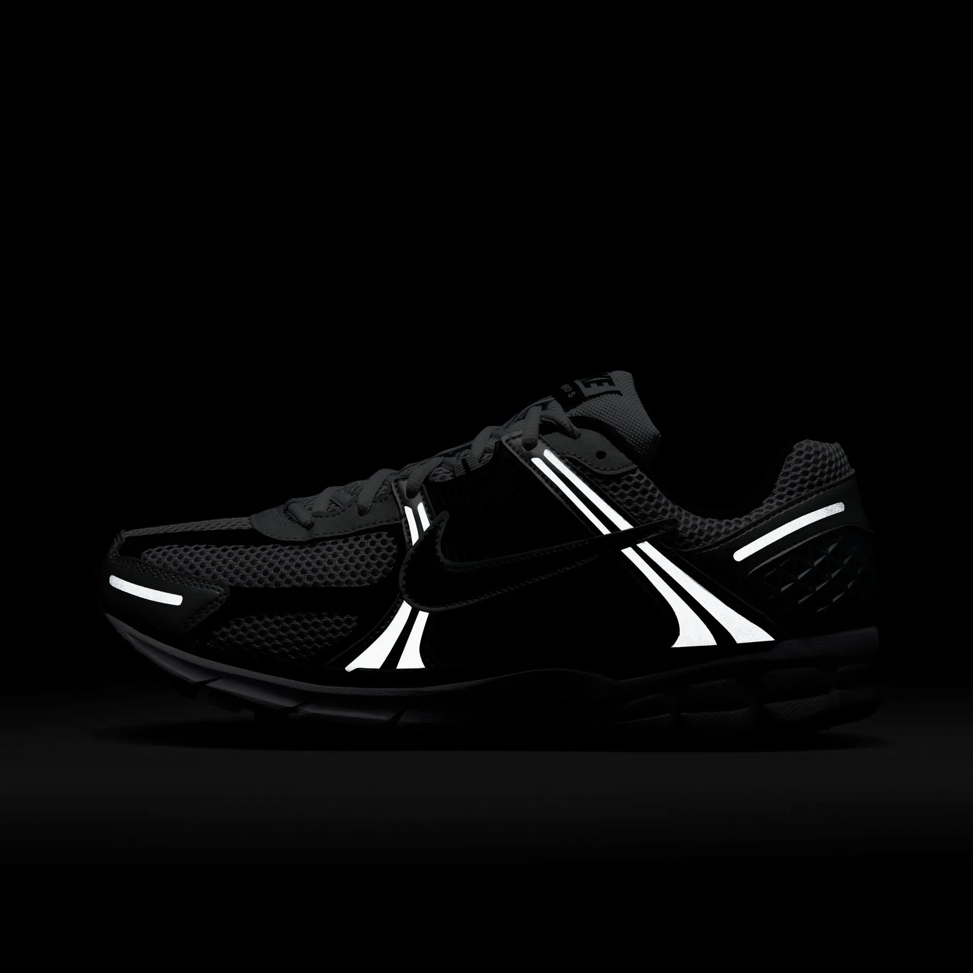Nike Zoom Vomero 5 Men's Shoes