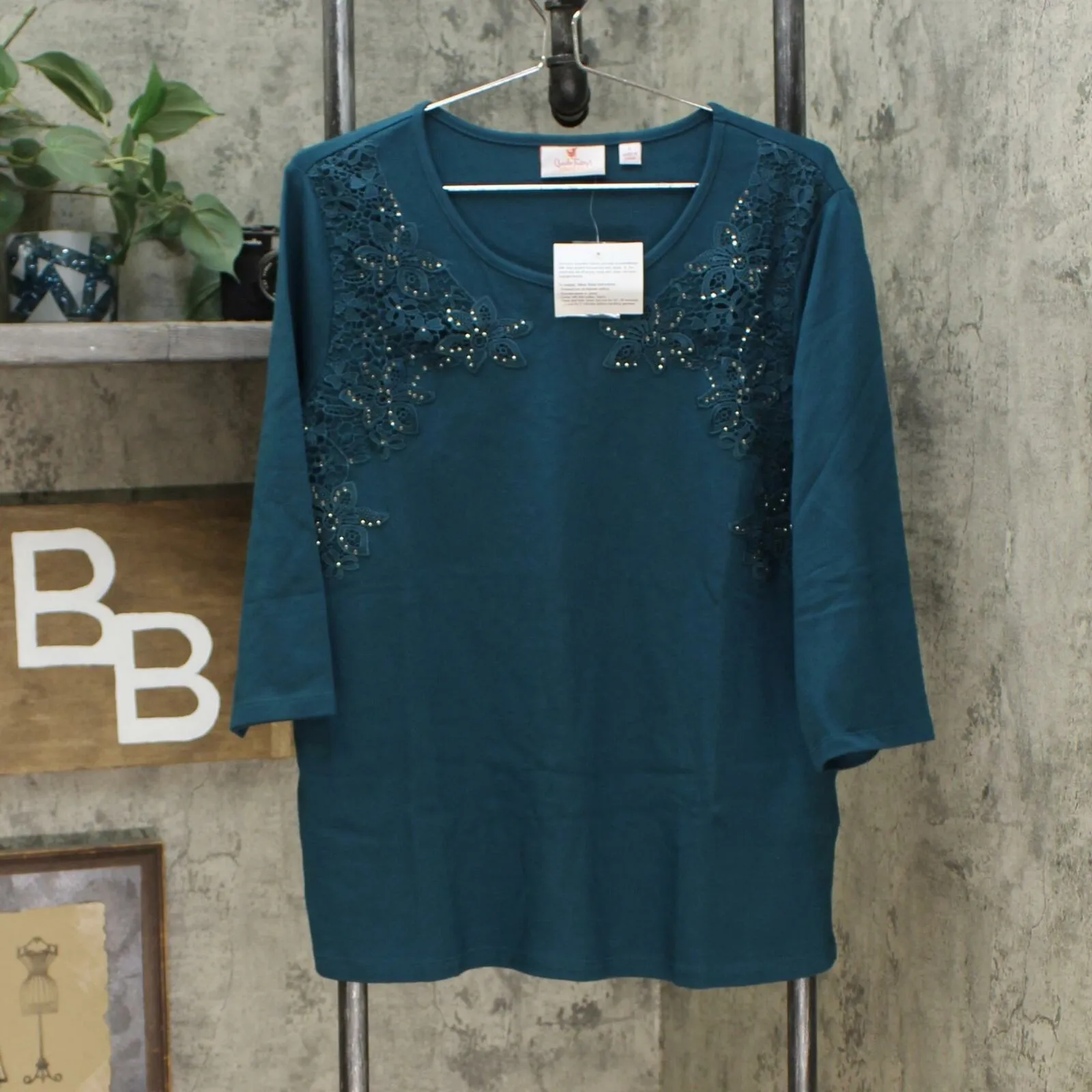Quacker Factory Women's 3/4-Sleeve Lace Front Knit Top