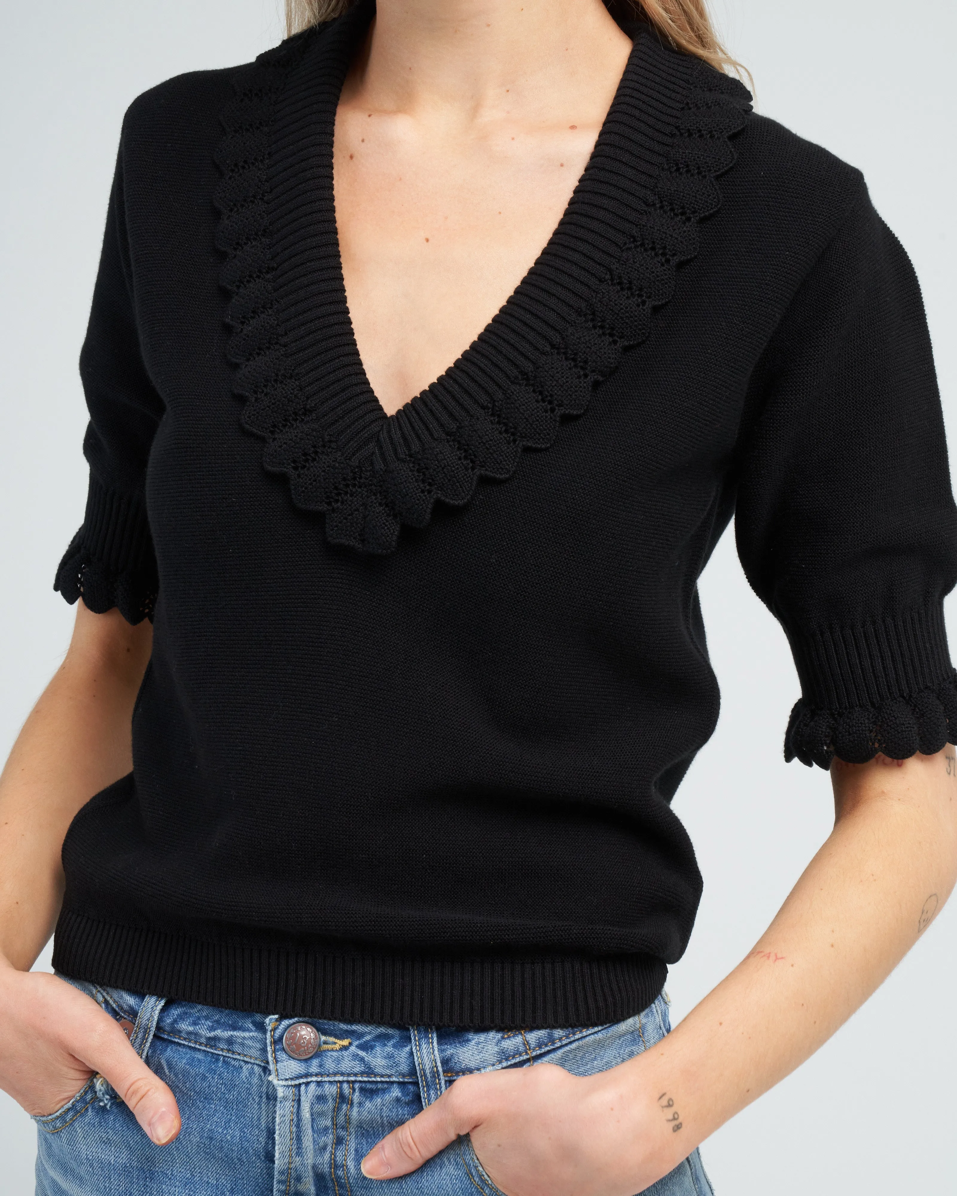 romantic v neck elbow length sleeves top - deep black