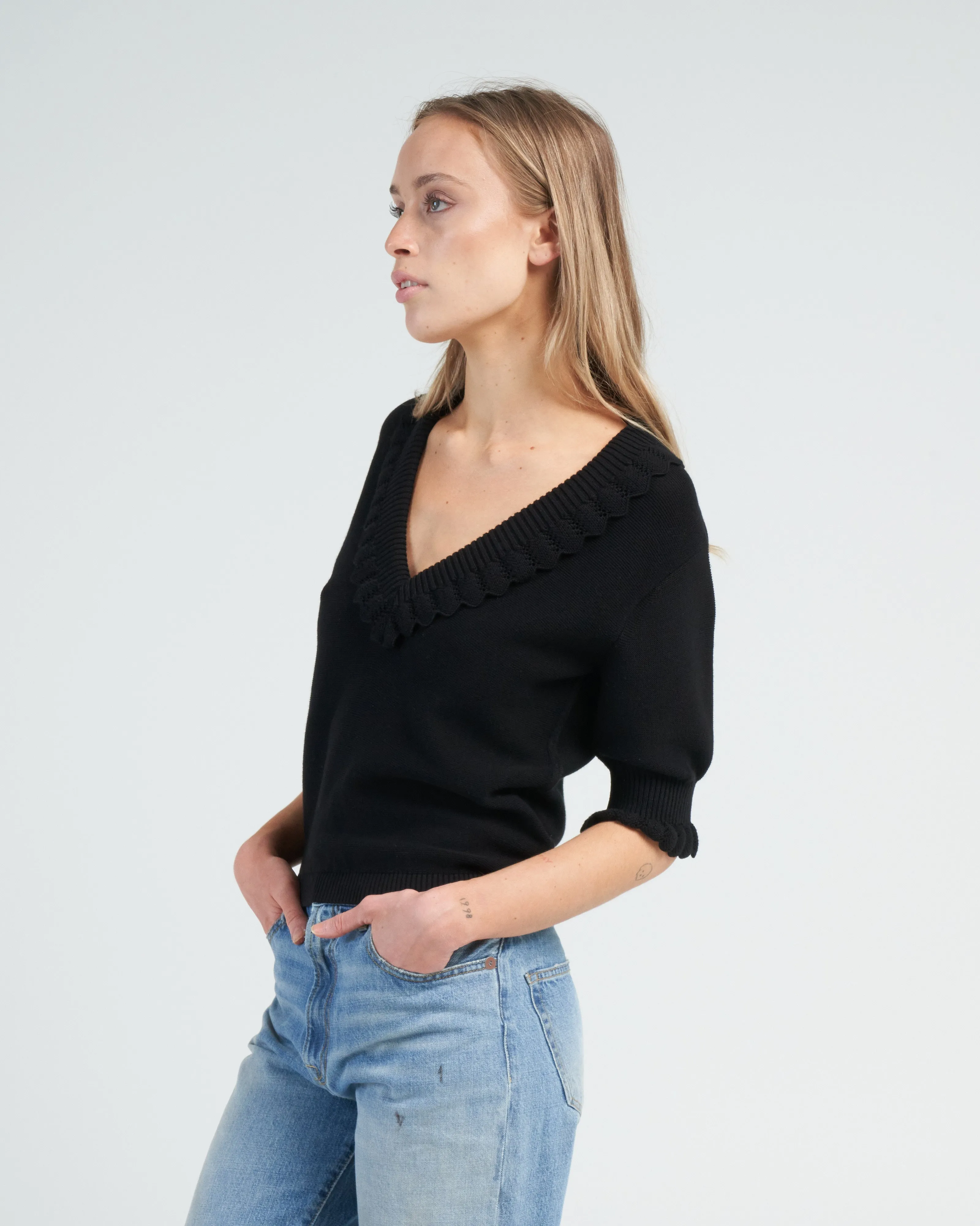 romantic v neck elbow length sleeves top - deep black