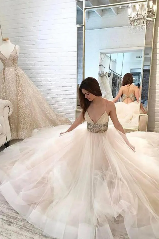 Sexy A Line Spaghetti Straps Sweep/Brush Train Sleeveless Long Tulle Bridal Gown Wedding Dresses OHD161