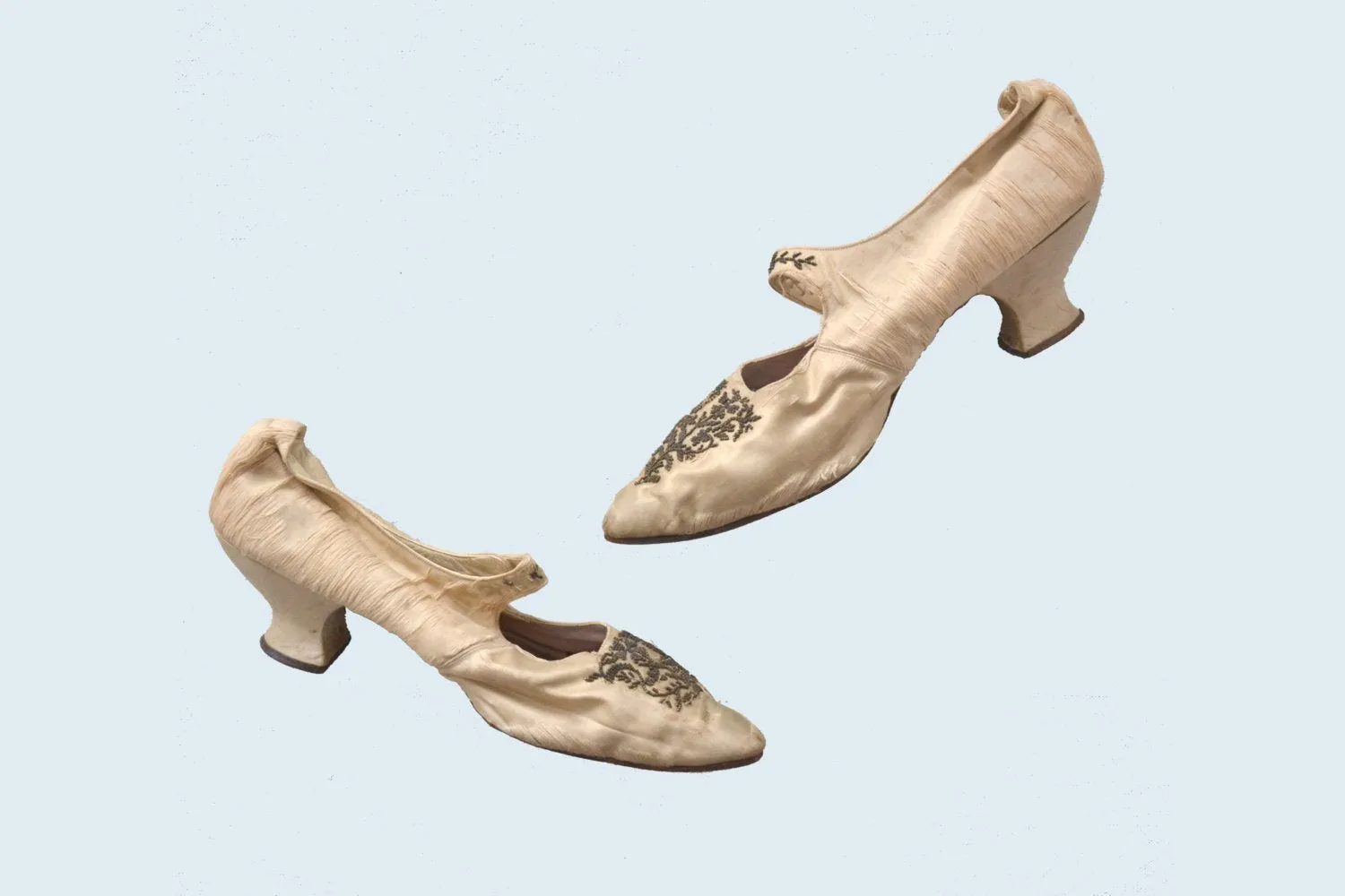 Victorian Cream Silk Wedding Shoes