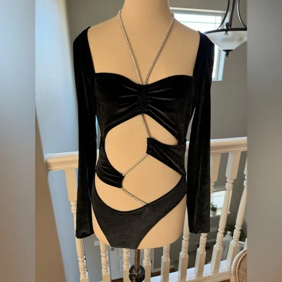 Victoria’s Secret Soiree Long-Sleeve Velvet Teddy size medium