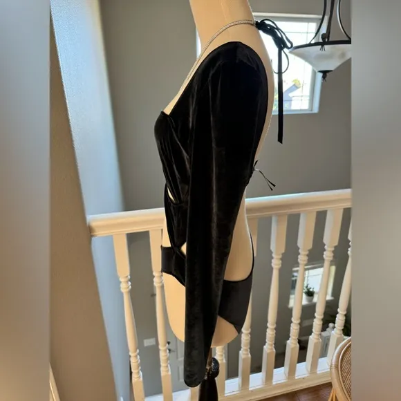 Victoria’s Secret Soiree Long-Sleeve Velvet Teddy size medium