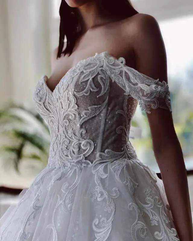 White Tulle A-line Off-the-Shoulder Beaded Lace Appliques Wedding Dresses TN312