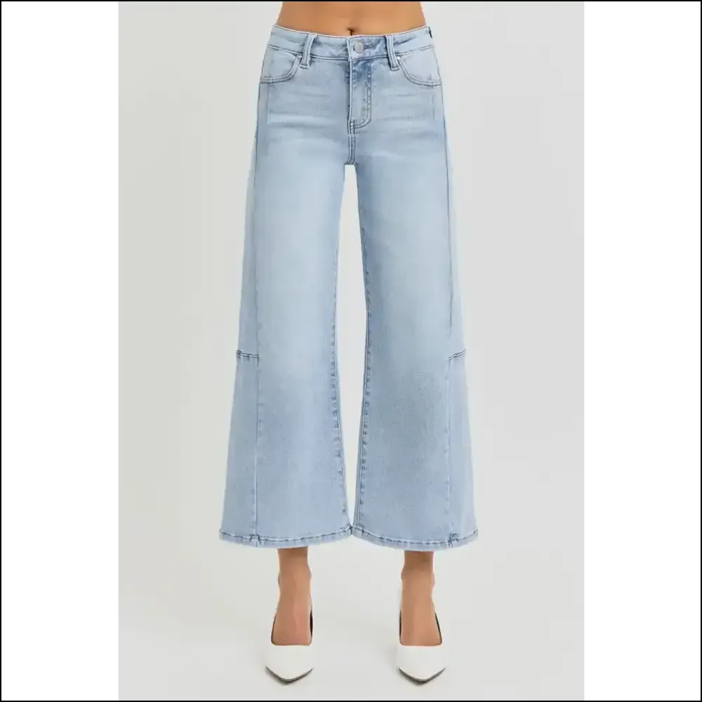 Wide Leg Wonders: where Chic High Rise Meets Comfort & Laughs at Life! 😂👖