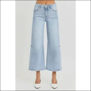 Wide Leg Wonders: where Chic High Rise Meets Comfort & Laughs at Life! 😂👖