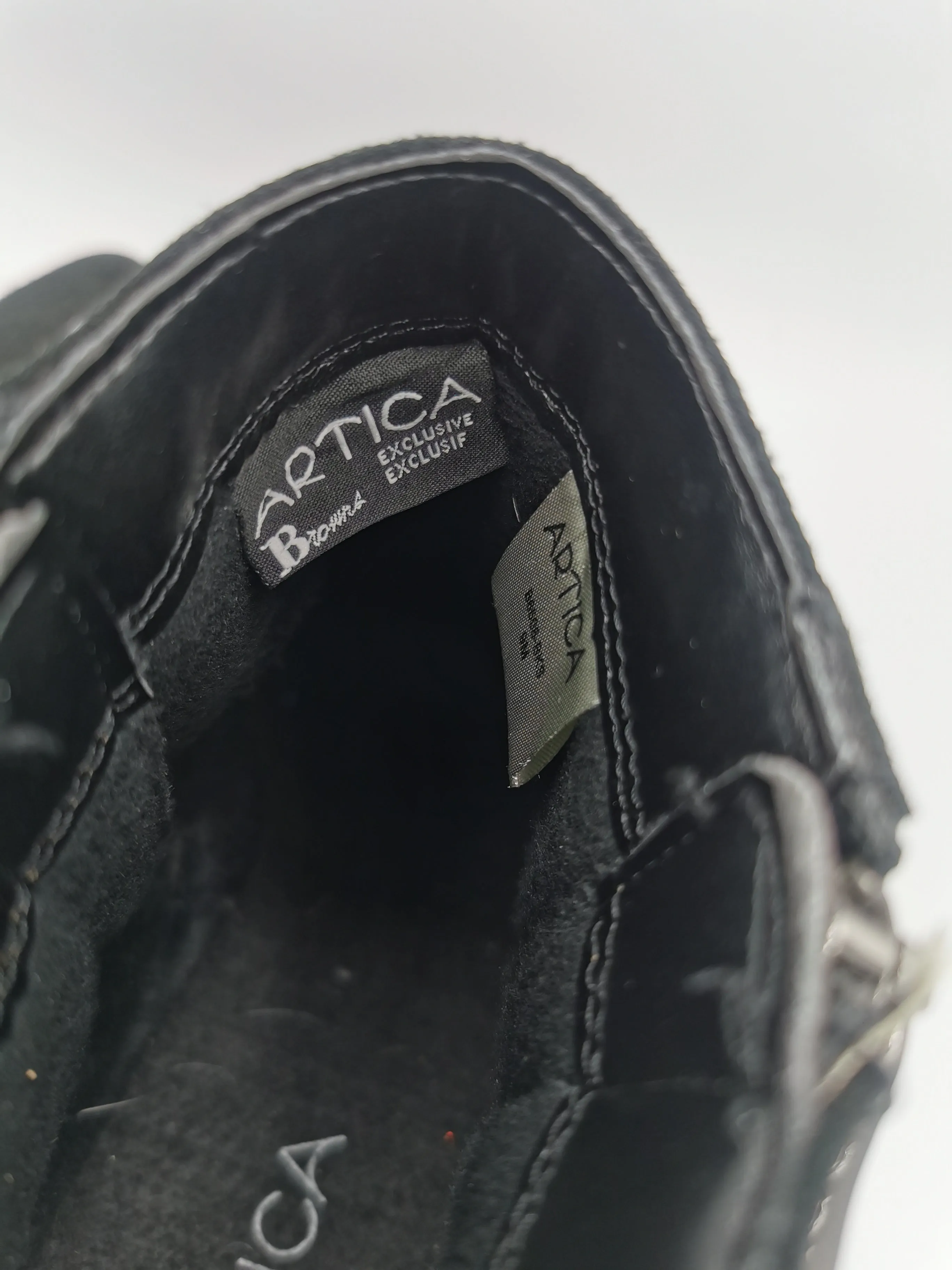 WOMENS SIZE 9M - ARTICA, Black Suede, Fleece Lined Ankle Rain / Winter Boots EUC B59