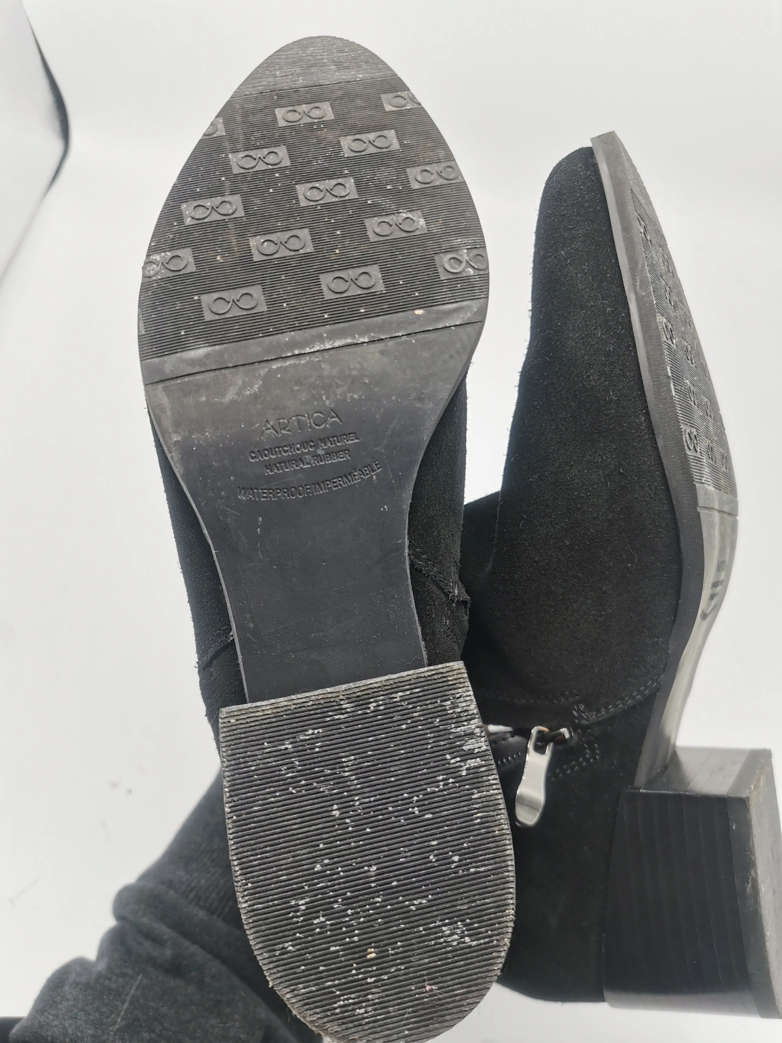 WOMENS SIZE 9M - ARTICA, Black Suede, Fleece Lined Ankle Rain / Winter Boots EUC B59